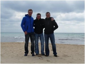 Spaziergang am Ballermann-Strand (v.l.n.r: Sebastian, ich, Günni)